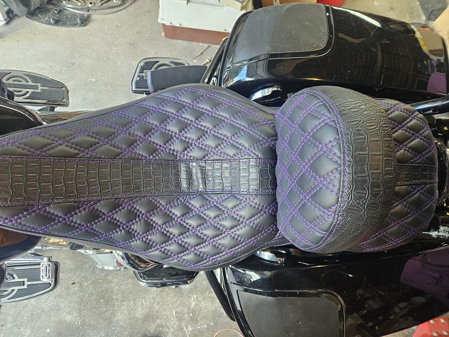 2005 Streetglide / Roadglide Seat Cover (Backrest cover not included)