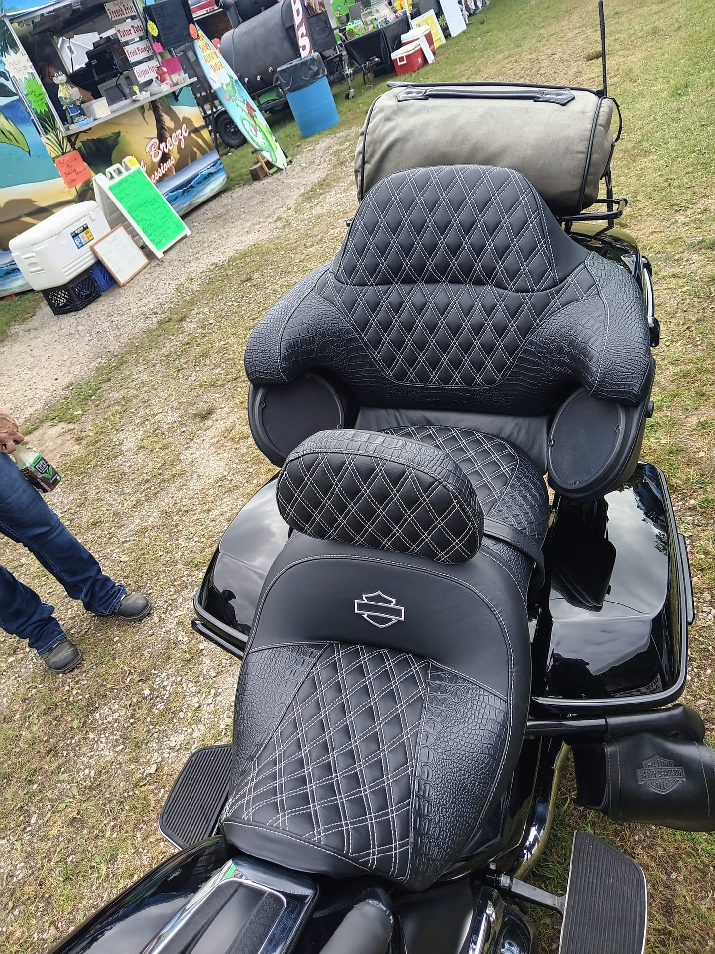 Ultra Classic Seat Cover (Tourpak & Backrest Included)