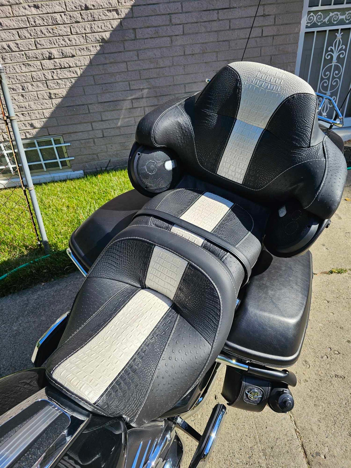 Ultra Seat Cover (Tourpack NOT Included)