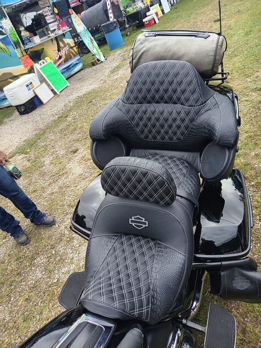 Ultra Classic Seat Cover (Tourpak & Backrest Included)